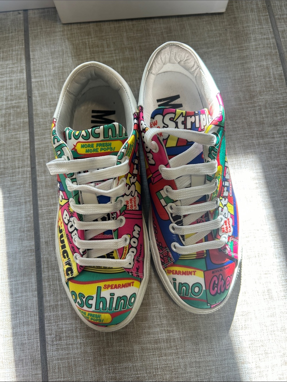 Moschino Kids Colorful Cartoon Print Low-Top Sneakers